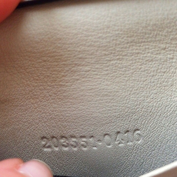 GUCCI-BEIGE LEATHER KEY HOLDER CASE - Picture 4 of 12